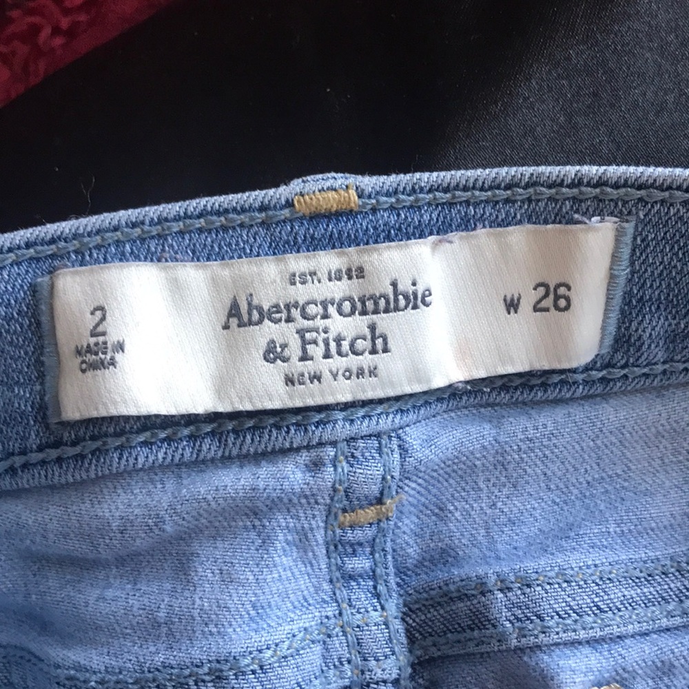 Embroidered shorts - Picture 5 of 6